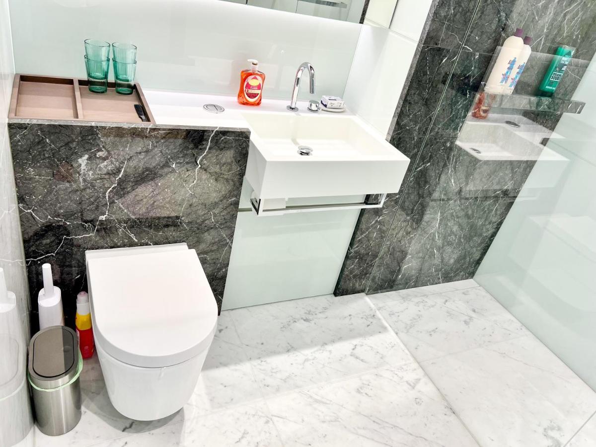 Deluxe Entire Studio Next To London Eye & Trafalgar Square Aparthotel Exterior foto